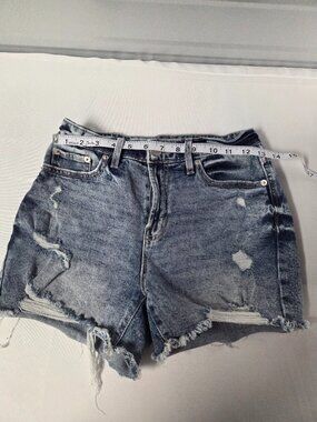 No Boundaries Distressed Raw Hem Denim Shorts Size 5